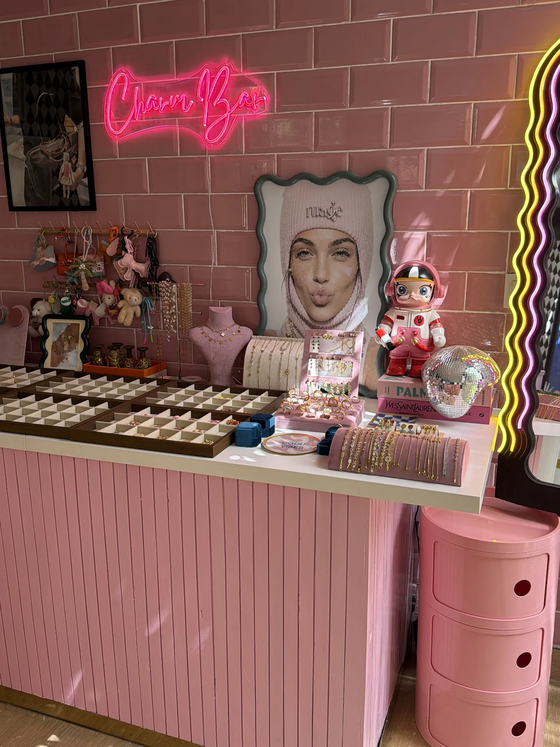 Charm Bar